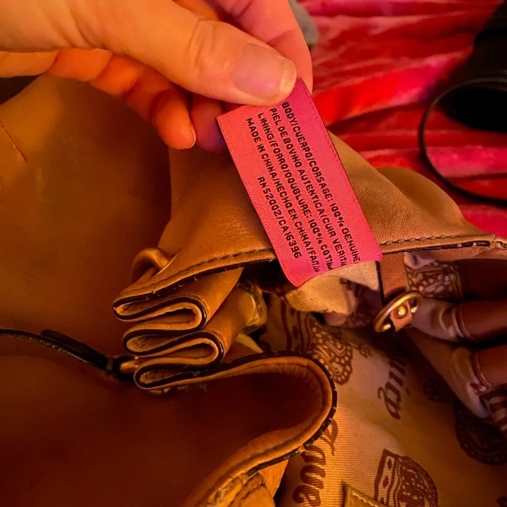 Juicy Couture Tan Leather Shoulder Bag with Gold-Tone Logo - Picture 11 of 13